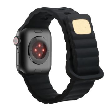 Apple Watch Series 8 (41mm) silikoninen ranneke painikkeella - Musta