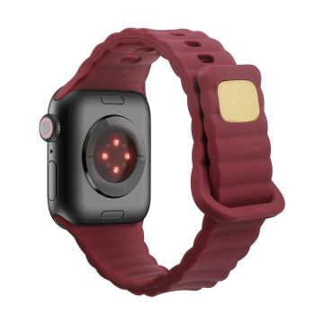 Apple Watch Series 8 (41mm) silikoninen ranneke painikkeella - Viininpunainen