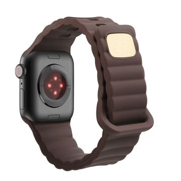 Apple Watch Series 8 (41mm) silikoninen ranneke painikkeella - Kahvi